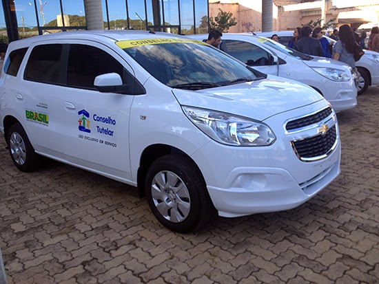 Conselho Tutelar de Fronteiras recebe veículo Chevrolet Spin