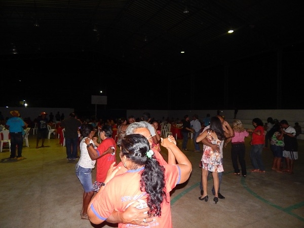 Assistência Social realiza festa para os Idosos - Imagem 5