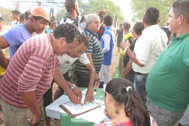 Prefeito: LAN de Passagem Franca encerra os Festejos com três Bandas em Praça pública - Imagem 12