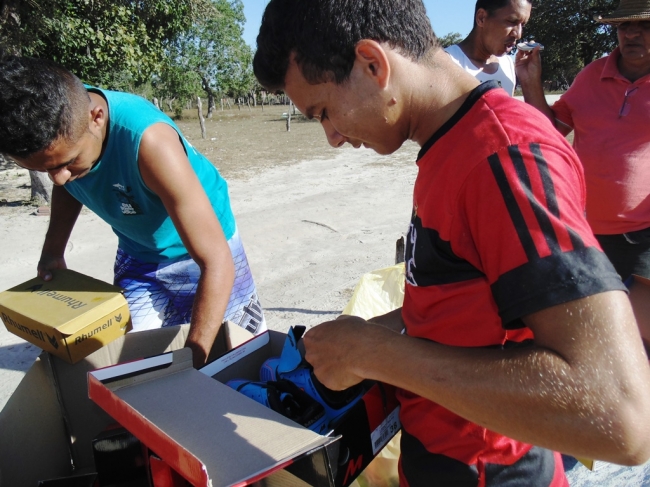 Prefeito Zé Resende entrega material esportivo a Seleção de Boa Hora que enfrentará hoje a seleção de Sigefredo Pacheco - Imagem 2