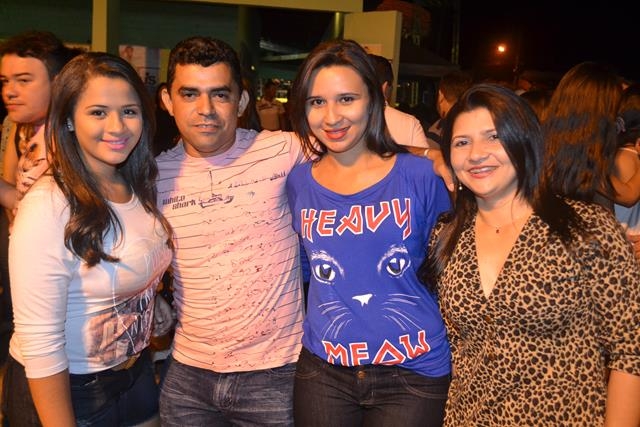 2ª noite do aniversario de Pimenteiras teve Forro dos Plays e Filé - Imagem 33