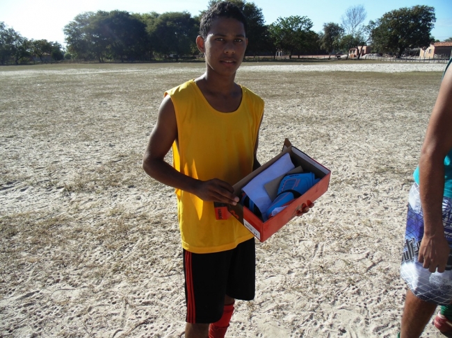 Prefeito Zé Resende entrega material esportivo a Seleção de Boa Hora que enfrentará hoje a seleção de Sigefredo Pacheco - Imagem 10