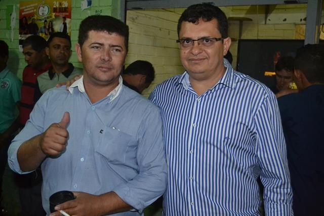 2ª noite do aniversario de Pimenteiras teve Forro dos Plays e Filé - Imagem 24