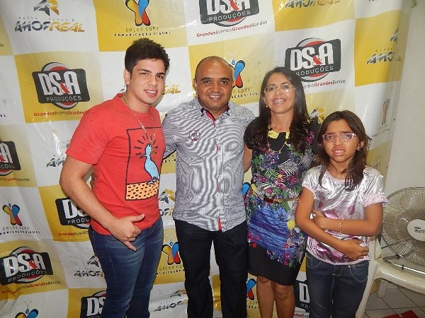 Uma multidão comparece ao show da Banda Amor Real e Forró na Cuia - Imagem 2