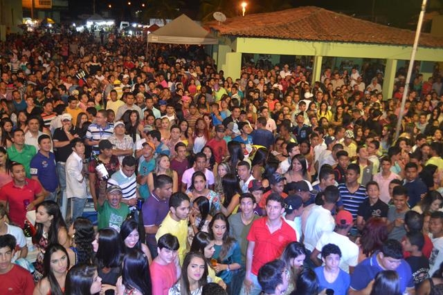 2ª noite do aniversario de Pimenteiras teve Forro dos Plays e Filé - Imagem 83