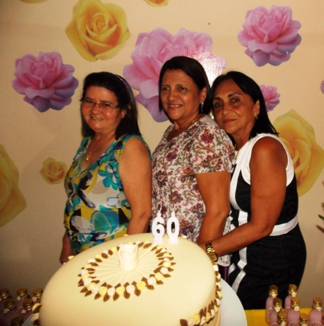 Fátima Batista reuniu familiares e amigos para comemorar seus 60 anos - Imagem 14