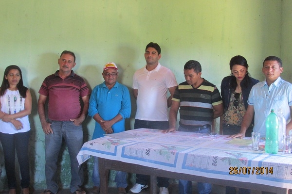 Prefeito Manin Geronço assina ordem de serviço da reconstrução da estrada da Comunidade Vila Boa Hora - Imagem 3