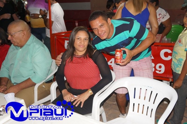 Cavalgada e festa em praça encerra o festejo de Passagem Franca Piauí  - Imagem 7