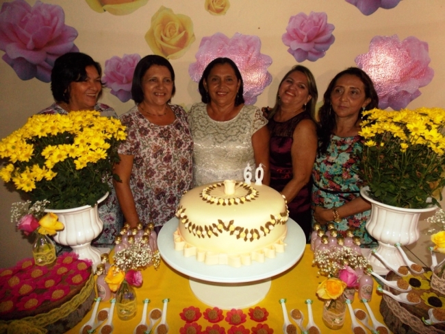 Fátima Batista reuniu familiares e amigos para comemorar seus 60 anos - Imagem 4