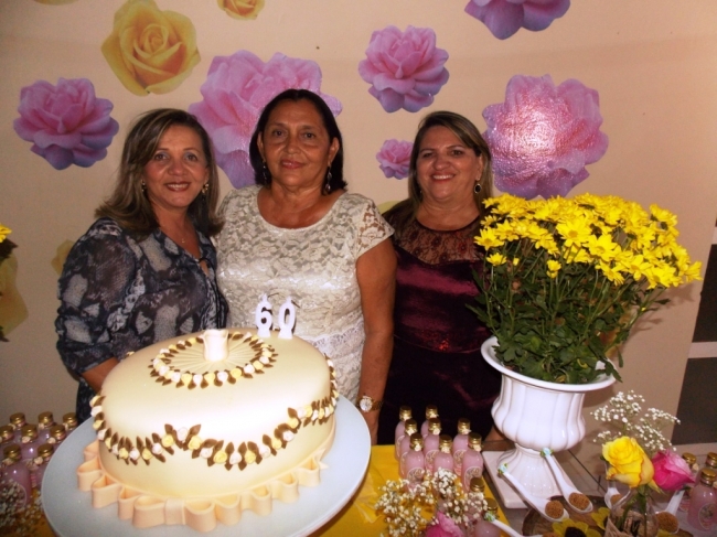 Fátima Batista reuniu familiares e amigos para comemorar seus 60 anos - Imagem 10