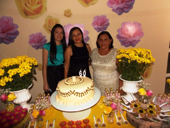 Fátima Batista reuniu familiares e amigos para comemorar seus 60 anos - Imagem 11