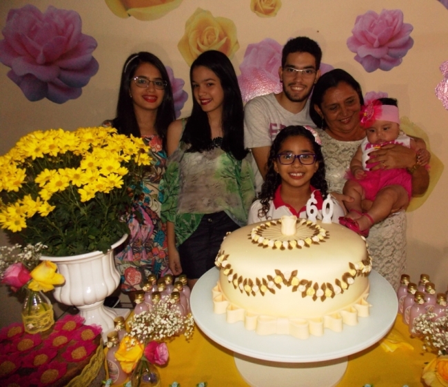 Fátima Batista reuniu familiares e amigos para comemorar seus 60 anos - Imagem 9