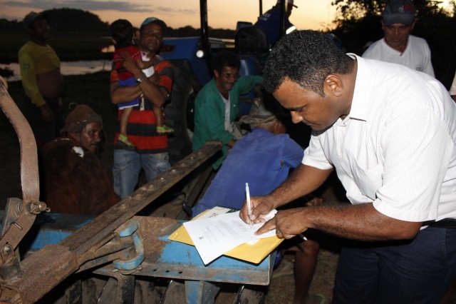 Prefeita Dra. Salete Rêgo visita agricultores na localidade caraíbas - Imagem 2