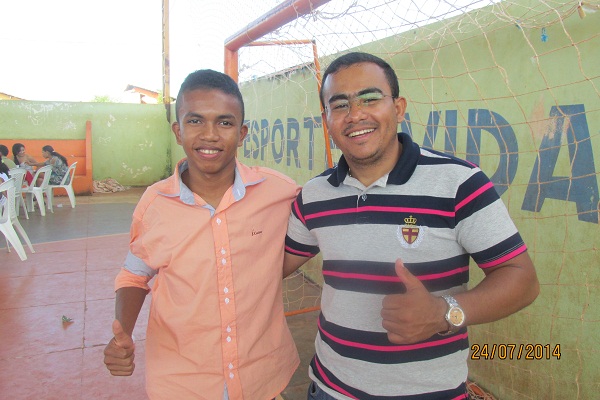 Jovem Enaildo Carvalho fez um cordel para este blogueiro