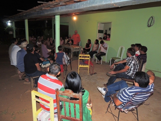 Em visita às comunidades, prefeita ouve e atende reivindicações - Imagem 25