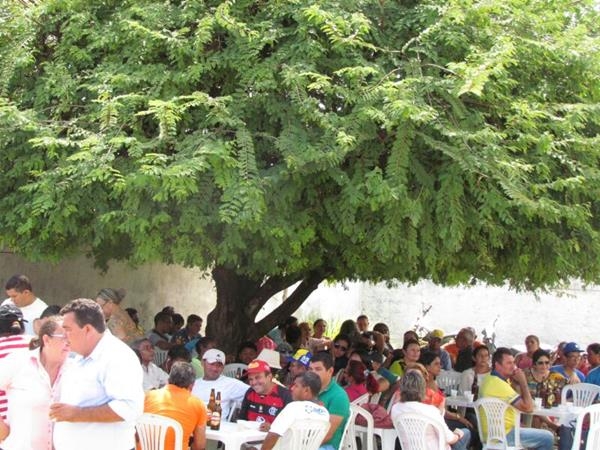 Prefeito Edílson Capote organiza reunião com autoridades e a população em geral - Imagem 52