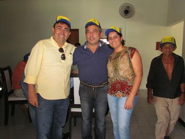 Prefeito Edílson Capote organiza reunião com autoridades e a população em geral - Imagem 36