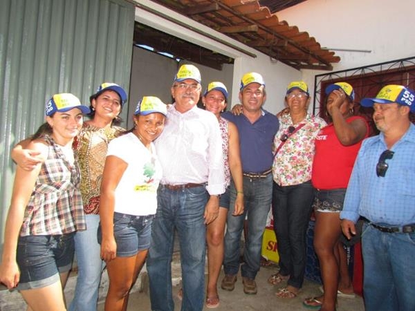 Prefeito Edílson Capote organiza reunião com autoridades e a população em geral - Imagem 28