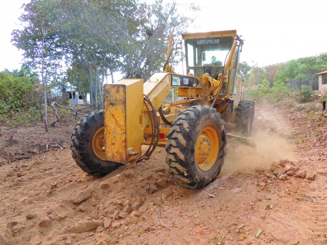 Prefeitura recupera estrada da região da Palmeira dos Soares - Imagem 8