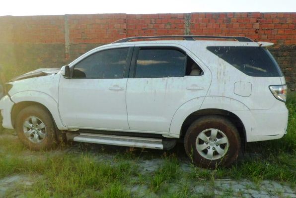PRF de Campo Maior apreende carro de luxo clonado em Cocal de Telha