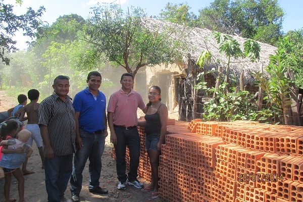 Manin Geronço visita família contemplada com uma casa do projeto “Minha casa minha vida, fase II” - Imagem 5