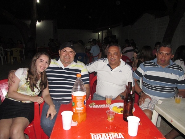 Manoel Neto oferece churrasco para familiares e amigos no seu mais novo empreendimento - Imagem 30