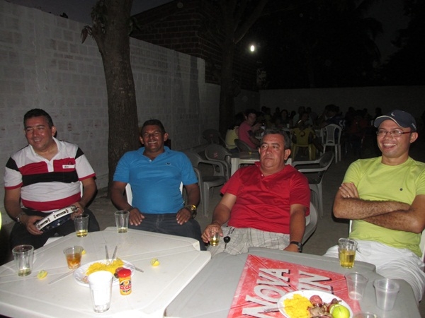 Manoel Neto oferece churrasco para familiares e amigos no seu mais novo empreendimento - Imagem 12