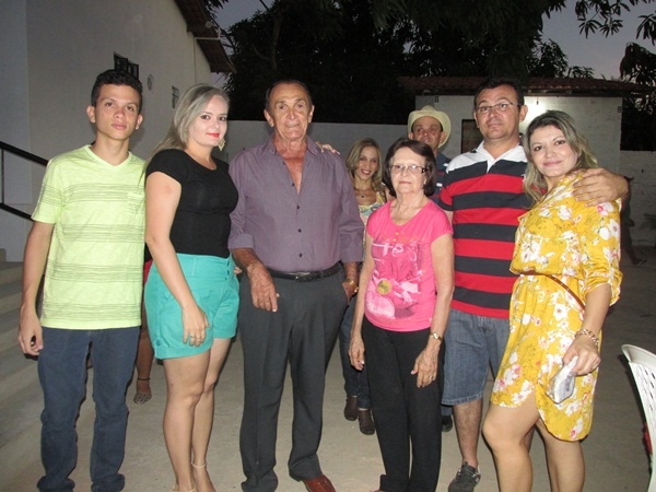 Manoel Neto oferece churrasco para familiares e amigos no seu mais novo empreendimento - Imagem 34