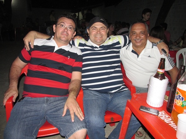 Manoel Neto oferece churrasco para familiares e amigos no seu mais novo empreendimento - Imagem 33