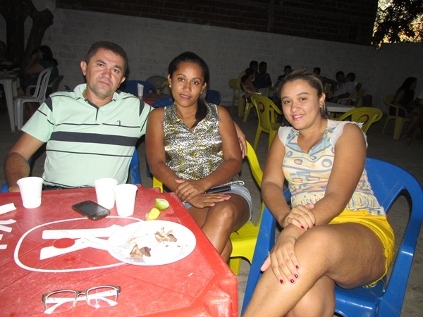 Manoel Neto oferece churrasco para familiares e amigos no seu mais novo empreendimento - Imagem 23