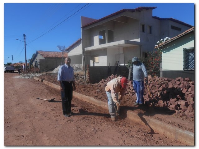 Bairro Meireles está sendo calçado - Imagem 1
