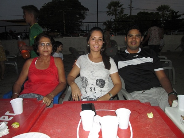 Manoel Neto oferece churrasco para familiares e amigos no seu mais novo empreendimento - Imagem 22