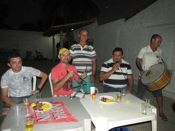 Manoel Neto oferece churrasco para familiares e amigos no seu mais novo empreendimento - Imagem 13