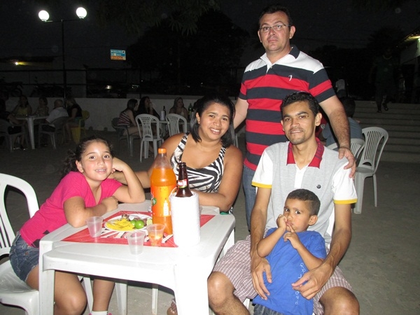 Manoel Neto oferece churrasco para familiares e amigos no seu mais novo empreendimento - Imagem 31