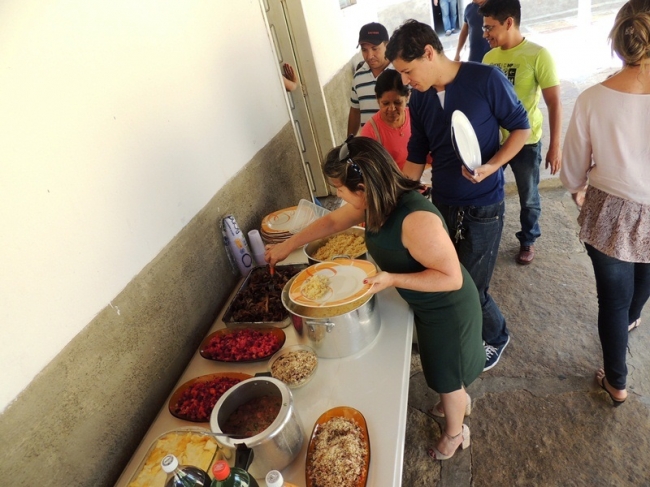 Paulo Leite recepciona Prefeita Neuma Café em sua casa com almoço - Imagem 3