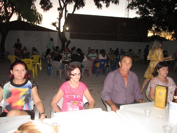 Manoel Neto oferece churrasco para familiares e amigos no seu mais novo empreendimento - Imagem 26