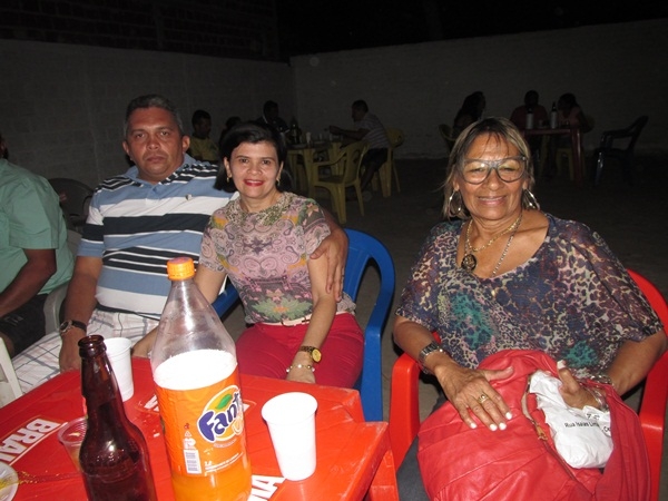 Manoel Neto oferece churrasco para familiares e amigos no seu mais novo empreendimento - Imagem 24