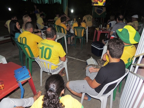 Vereador Chico Osmar recepciona familiares e amigos para assistirem jogo do Brasil - Imagem 8