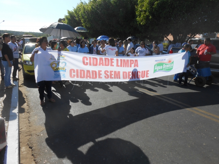 Prefeitura realiza mutirão de limpeza e instala lixeiras e bicicletários - Imagem 26