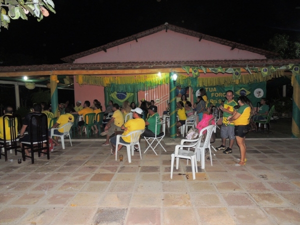 Vereador Chico Osmar recepciona familiares e amigos para assistirem jogo do Brasil - Imagem 11