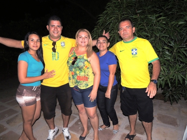 Vereador Chico Osmar recepciona familiares e amigos para assistirem jogo do Brasil - Imagem 21