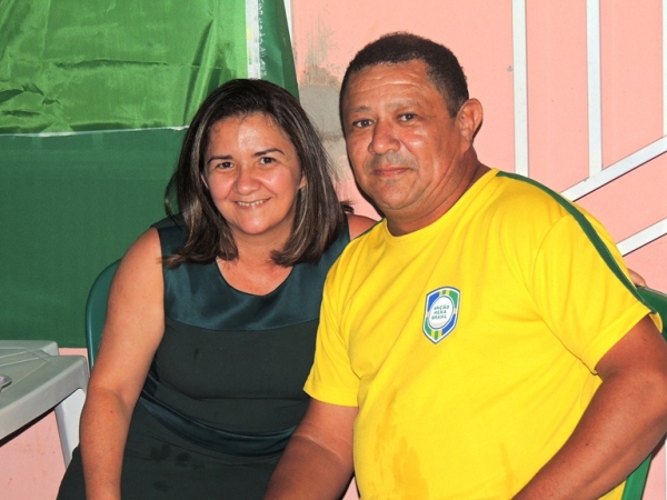 Vereador Chico Osmar recepciona familiares e amigos para assistirem jogo do Brasil - Imagem 17