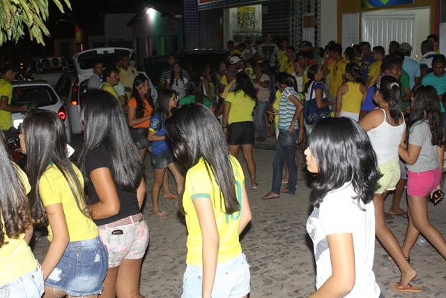 Ipiranguenses vão as ruas comemorar mais uma vitória de nossa Seleção - Imagem 14