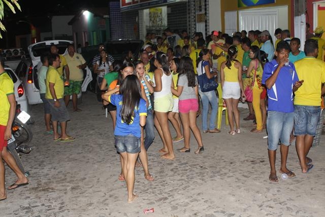 Ipiranguenses vão as ruas comemorar mais uma vitória de nossa Seleção - Imagem 13