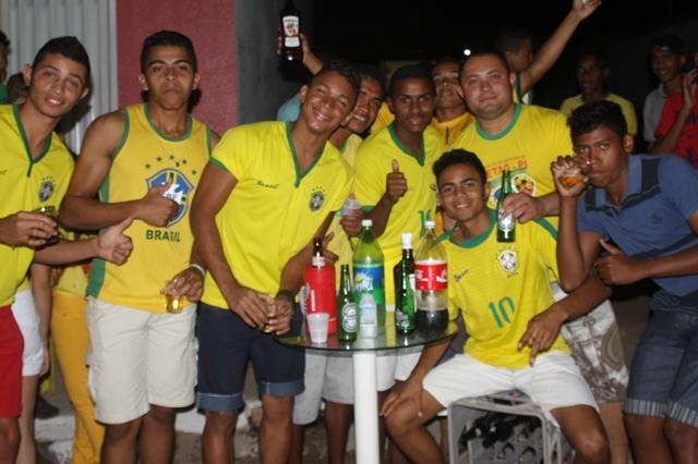 Ipiranguenses vão as ruas comemorar mais uma vitória de nossa Seleção - Imagem 3