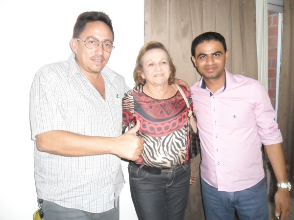 Prefeita de Angical Assumi a Presidência da AMPAR  - Imagem 3