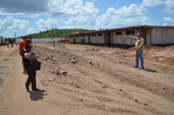 Prefeito Bernildo Val visita creche objeto de investigação do FNDE e Polícia Federal - Imagem 1