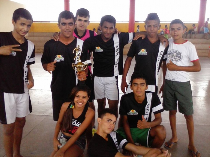 Mais esportes e cidadania - realizado II Torneio de Futsal do Grupo Força Jovem. - Imagem 7