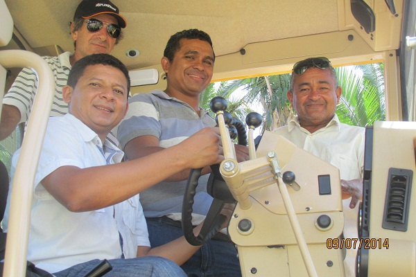 Prefeito Manin Geronço autoriza reconstrução da estrada da Comunidade Anajás