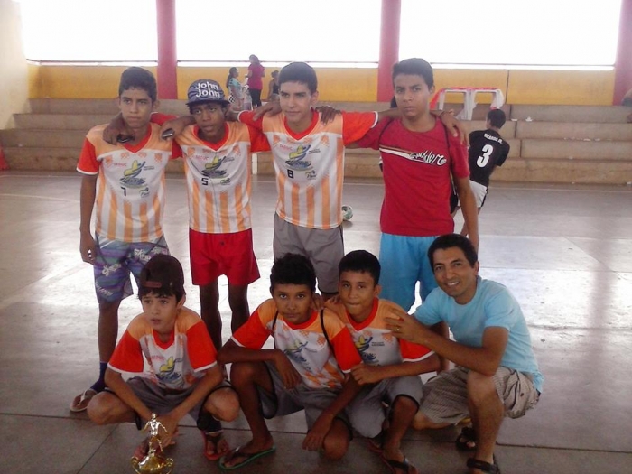 Mais esportes e cidadania - realizado II Torneio de Futsal do Grupo Força Jovem. - Imagem 12